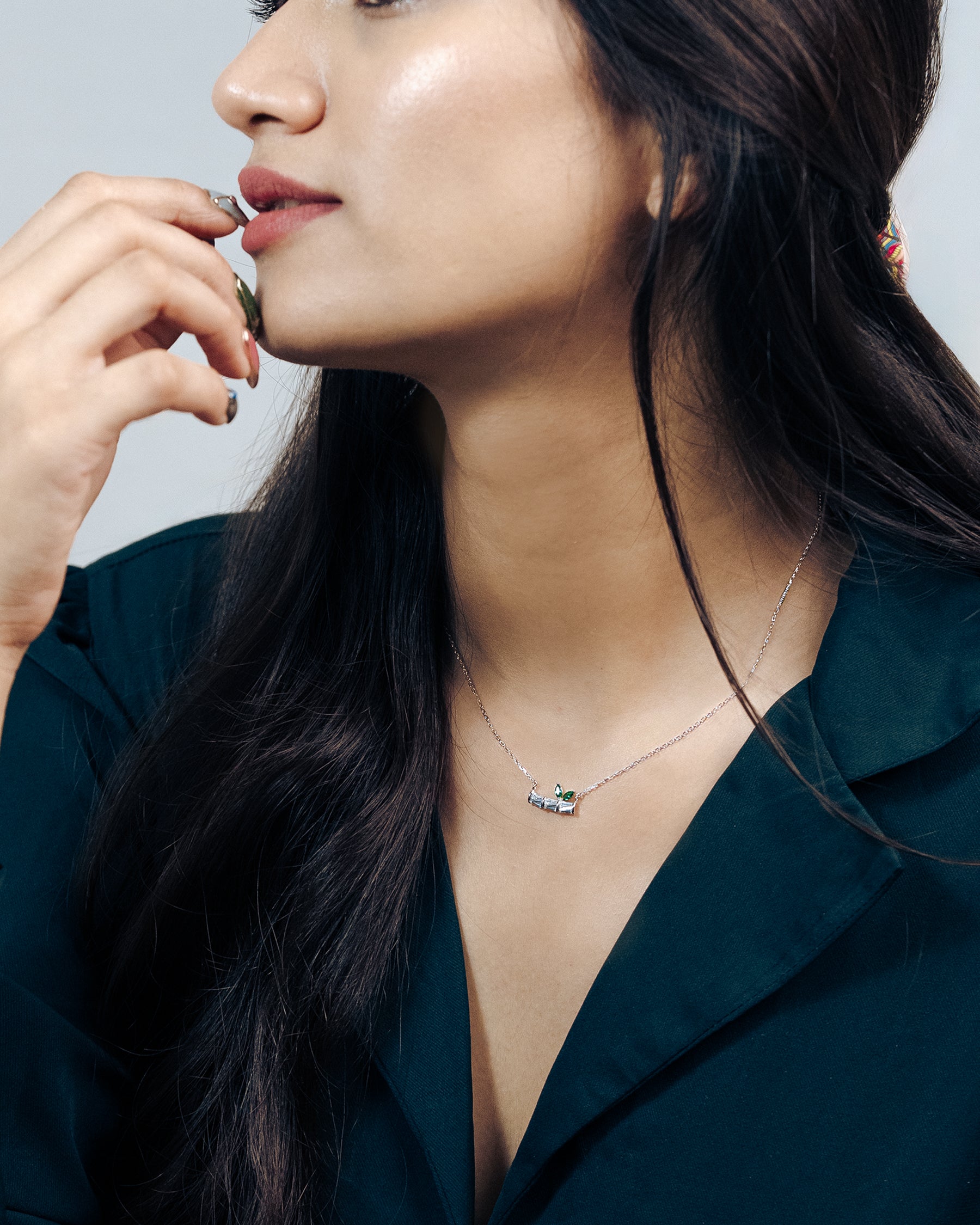 Green Leaf Spark Necklace