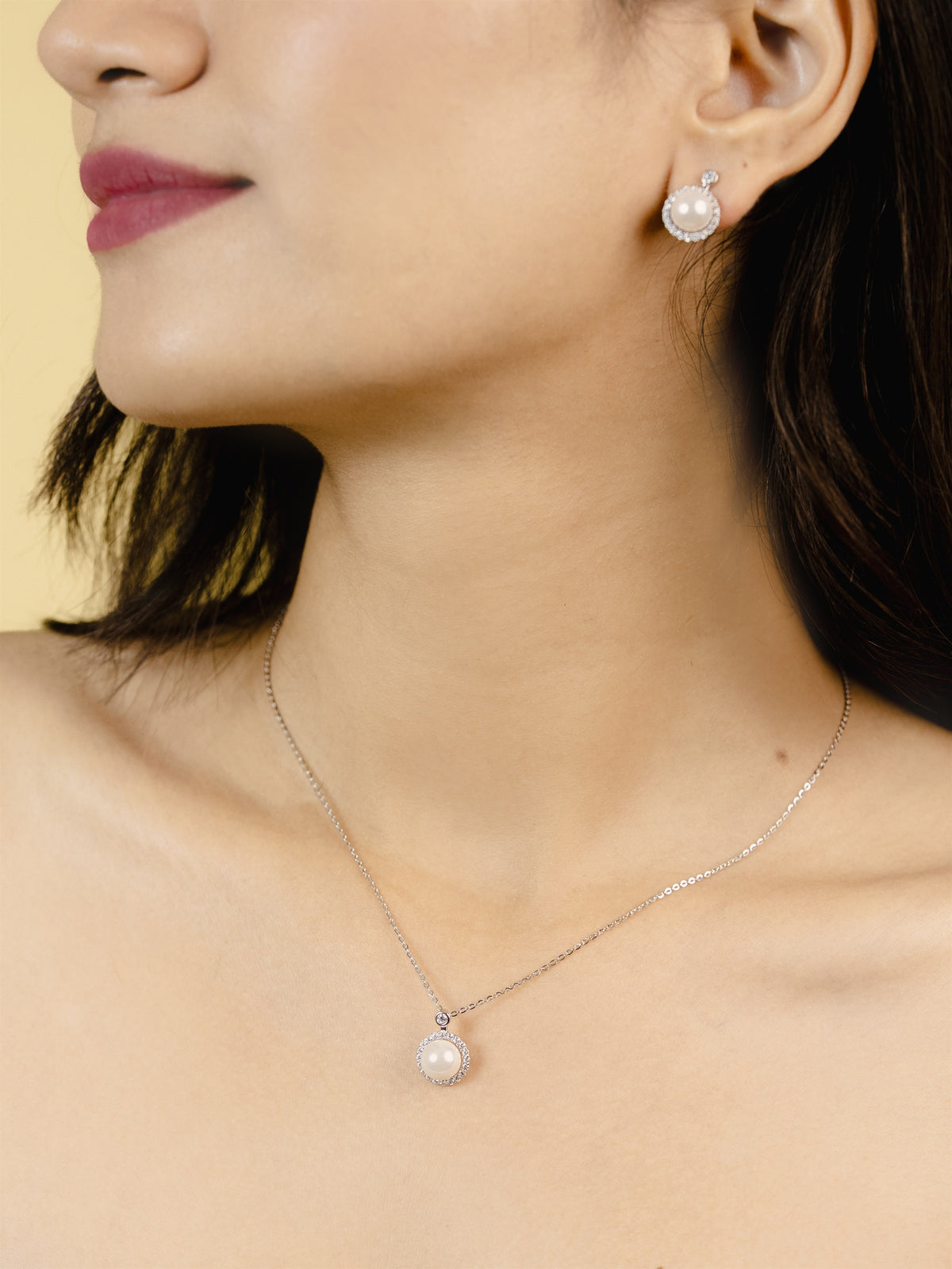 Silver Round Halo Necklace and Earring Set